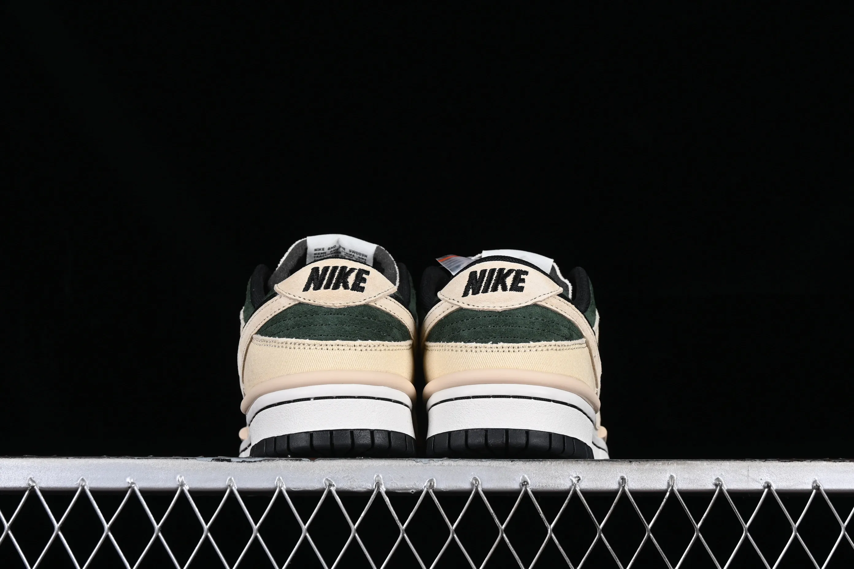 All categories Nk SB Dunk Series Nk SB Dunk Low low-top sneakers Otomo Katsuhiro x Nk SB Dunk Low washed denim canvas double hook Otomo Katsuhiro low-top casual sports skateboard shoes DZ2794-466